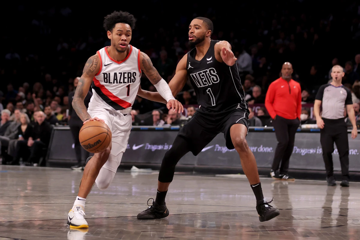 anfernee-simmons-colossal-les-blazers-s-imposent-en-prolongation-face-aux-nets.webp