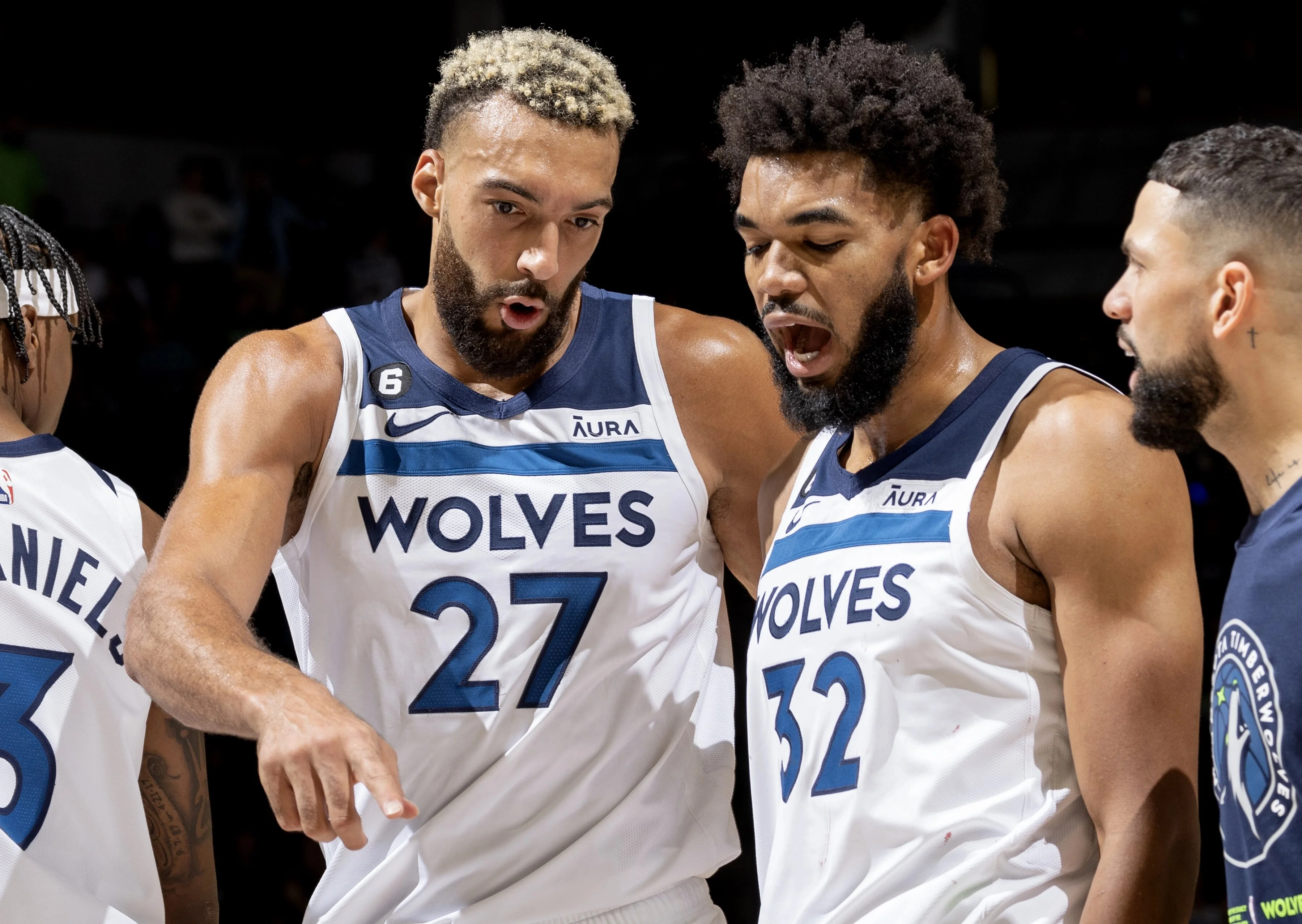 chris-finch-s-exprime-sur-le-duo-rudy-gobert-karl-anthony-towns.webp