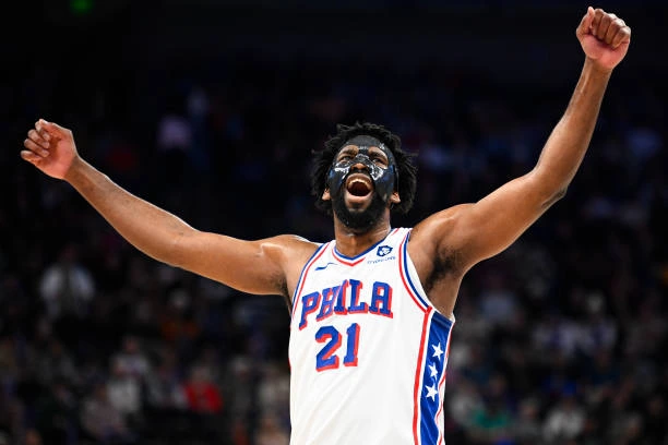 et-si-les-sixers-redevenaient-competitifs-avec-le-retour-en-force-de-joel-embiid.webp