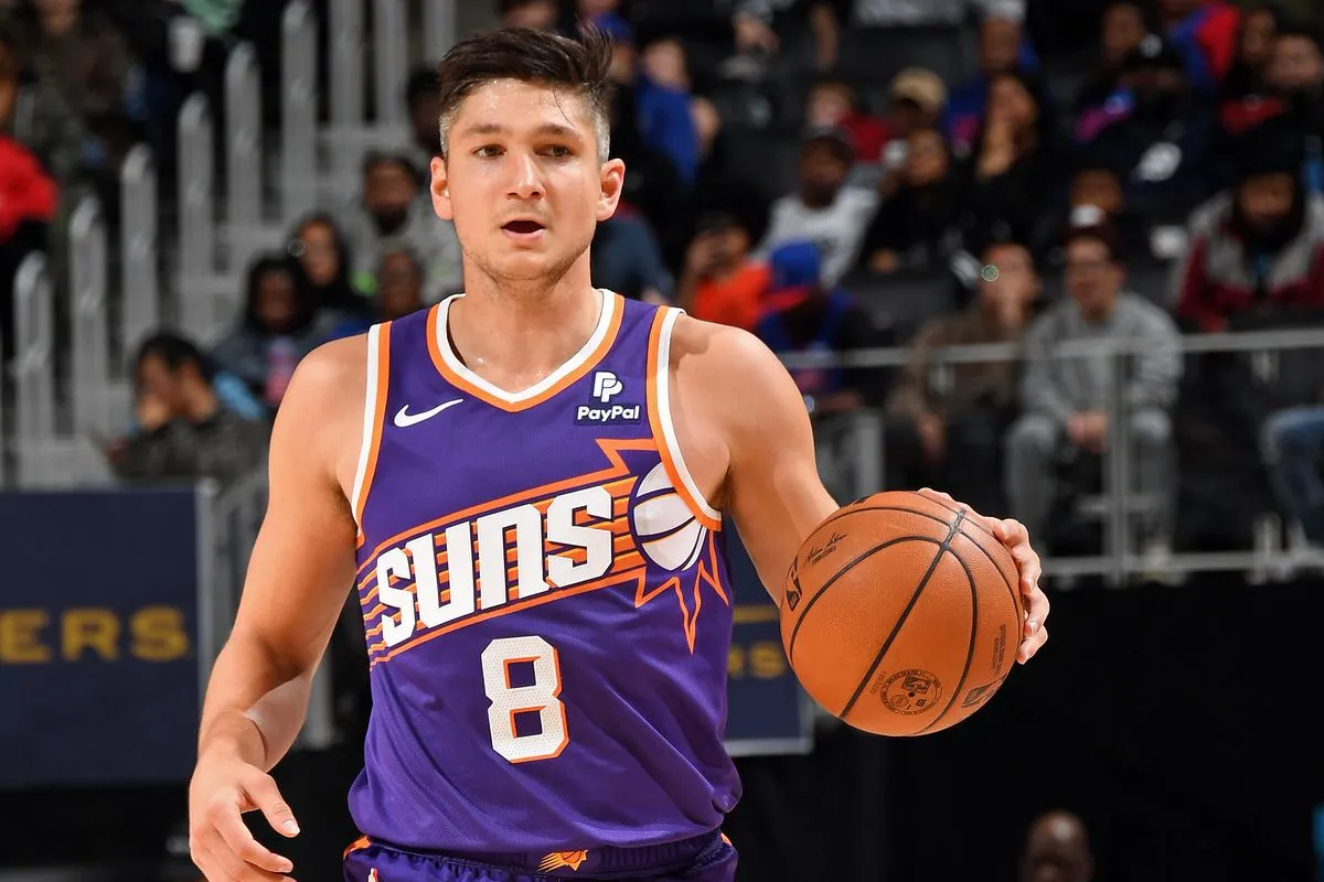 grayson-allen-et-royce-o-neale-la-satisfaction-des-phoenix-suns.webp