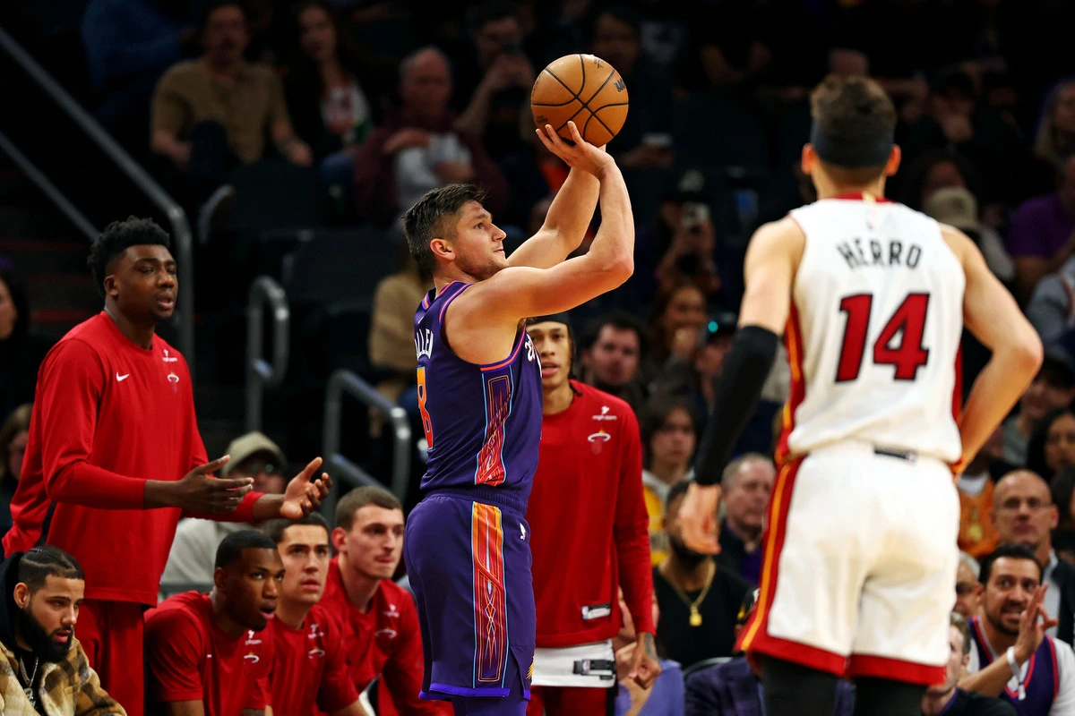 grayson-allen-prend-feu-les-suns-s-imposent-face-au-heat.webp