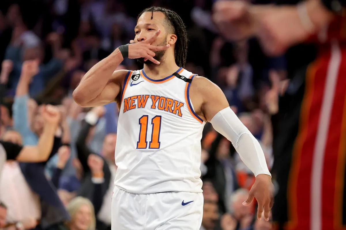 jalen-brunson-signe-son-meilleur-match-en-carriere-et-un-record-dans-l-histoire-de-la-nba.webp