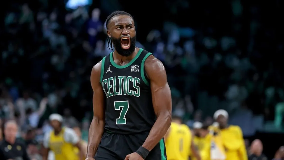 jaylen-brown-flamboyant-boston-active-la-machine-et-mene-2-0-face-aux-pacers.webp