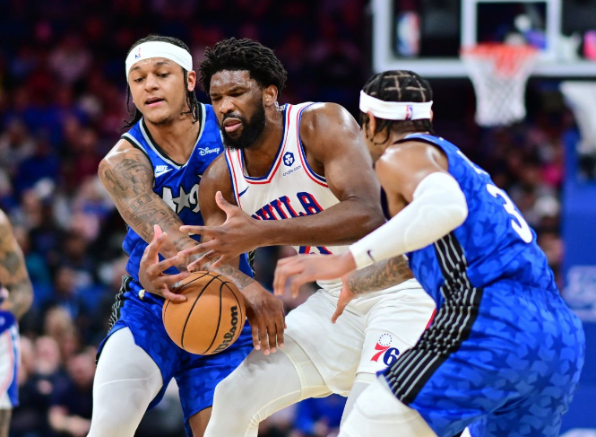 joel-embiid-et-tyrese-maxey-prennent-les-commandes-face-a-orlando.jpg