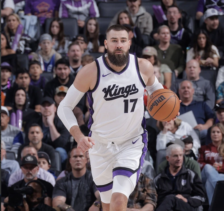Jonas Valančiūnas rejoint Denver, Šarić part à Sacramento