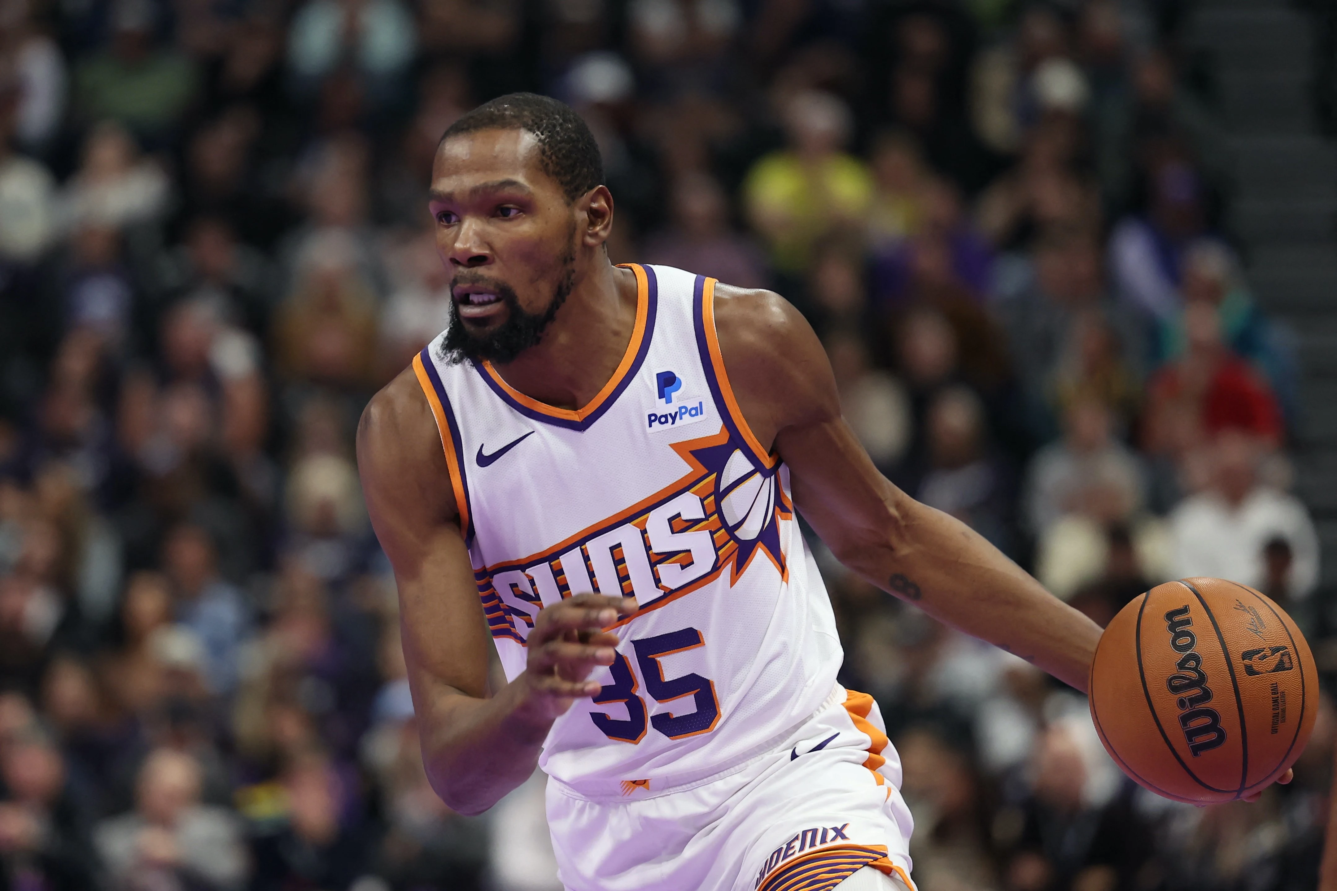 kevin-durant-brille-de-mille-feux-les-suns-s-imposent-dans-l-utah.webp