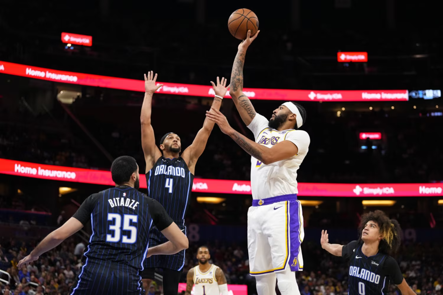 l-explosivite-du-magic-d-orlando-l-emporte-sur-l-experience-des-los-angeles-lakers.webp