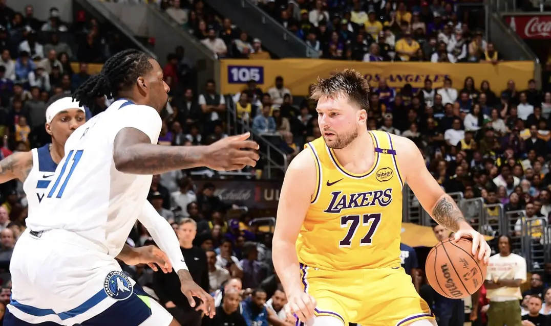 lakers-timberwolves-match-2-les-angelinos-egalisent-la-serie-avec-autorite.webp