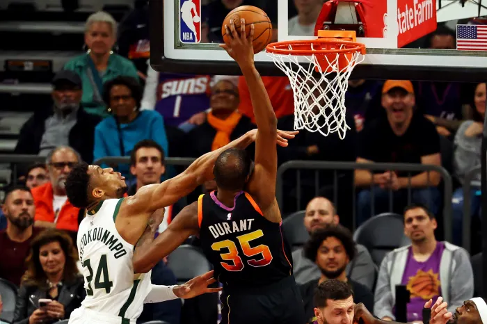 le-big-three-des-suns-prend-le-dessus-sur-milwaukee.webp