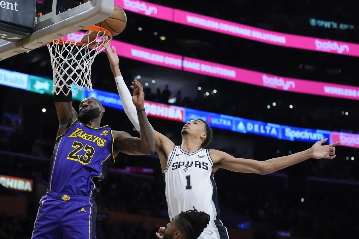 lebron-james-corrige-victor-wembanyama-et-les-spurs.webp