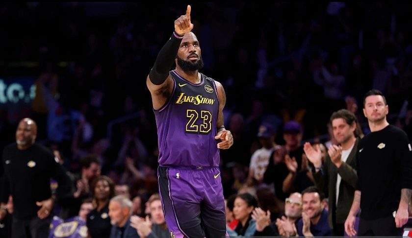 lebron-james-eclatant-les-lakers-battent-les-blazers-114-106.webp