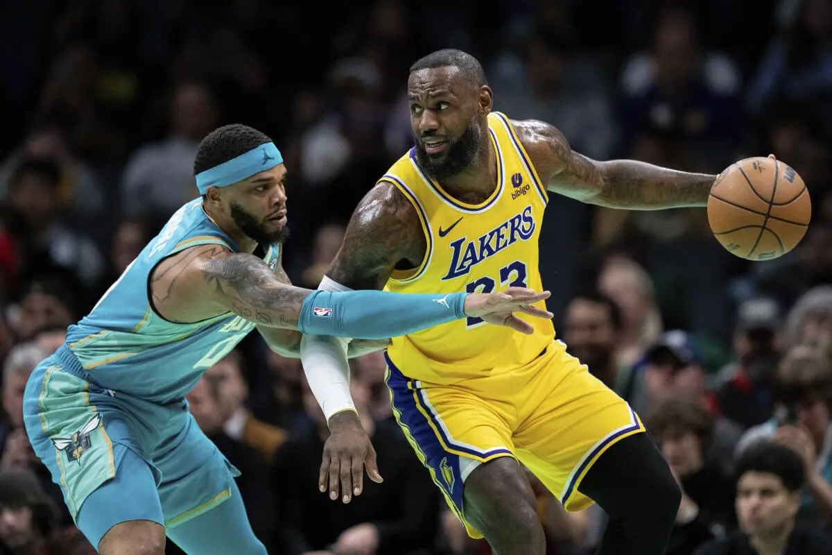 lebron-james-et-les-los-angeles-lakers-signent-une-3eme-victoire-consecutive.webp