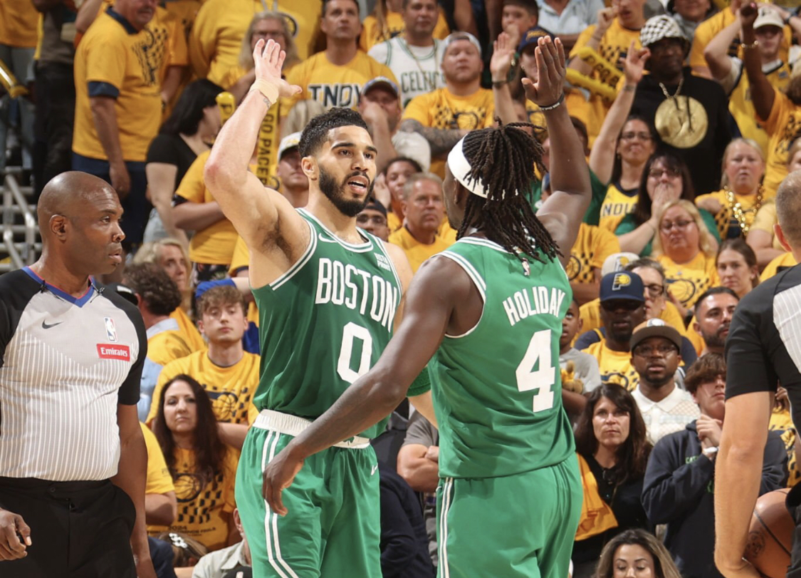 les-boston-celtics-a-un-match-des-nba-finals-apres-une-troisieme-victoire.webp