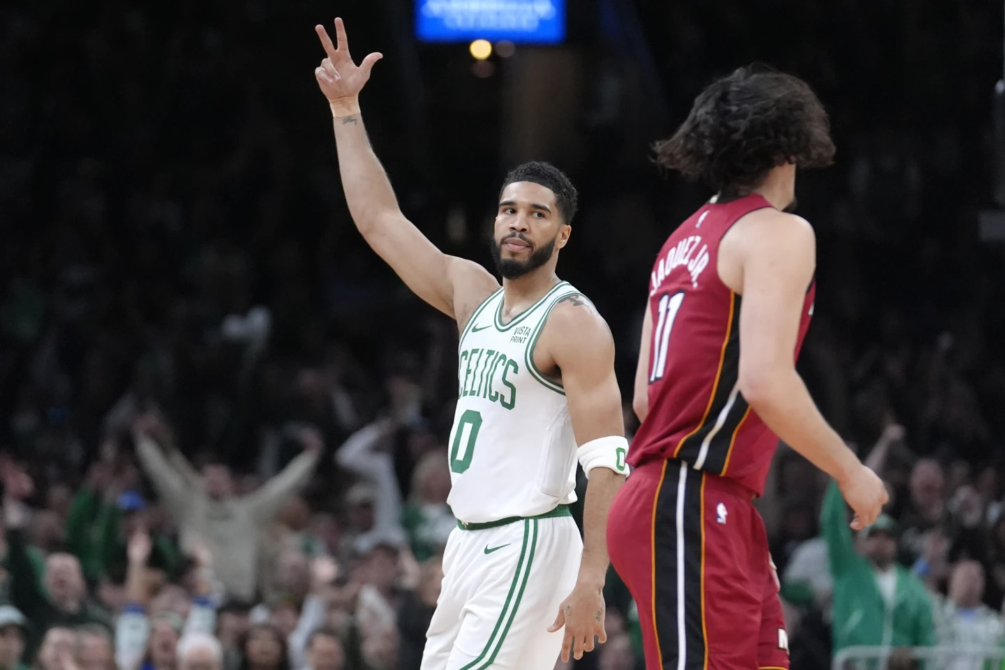 les-celtics-s-imposent-avec-autorite-face-au-heat-pour-le-premier-match-de-la-serie.webp