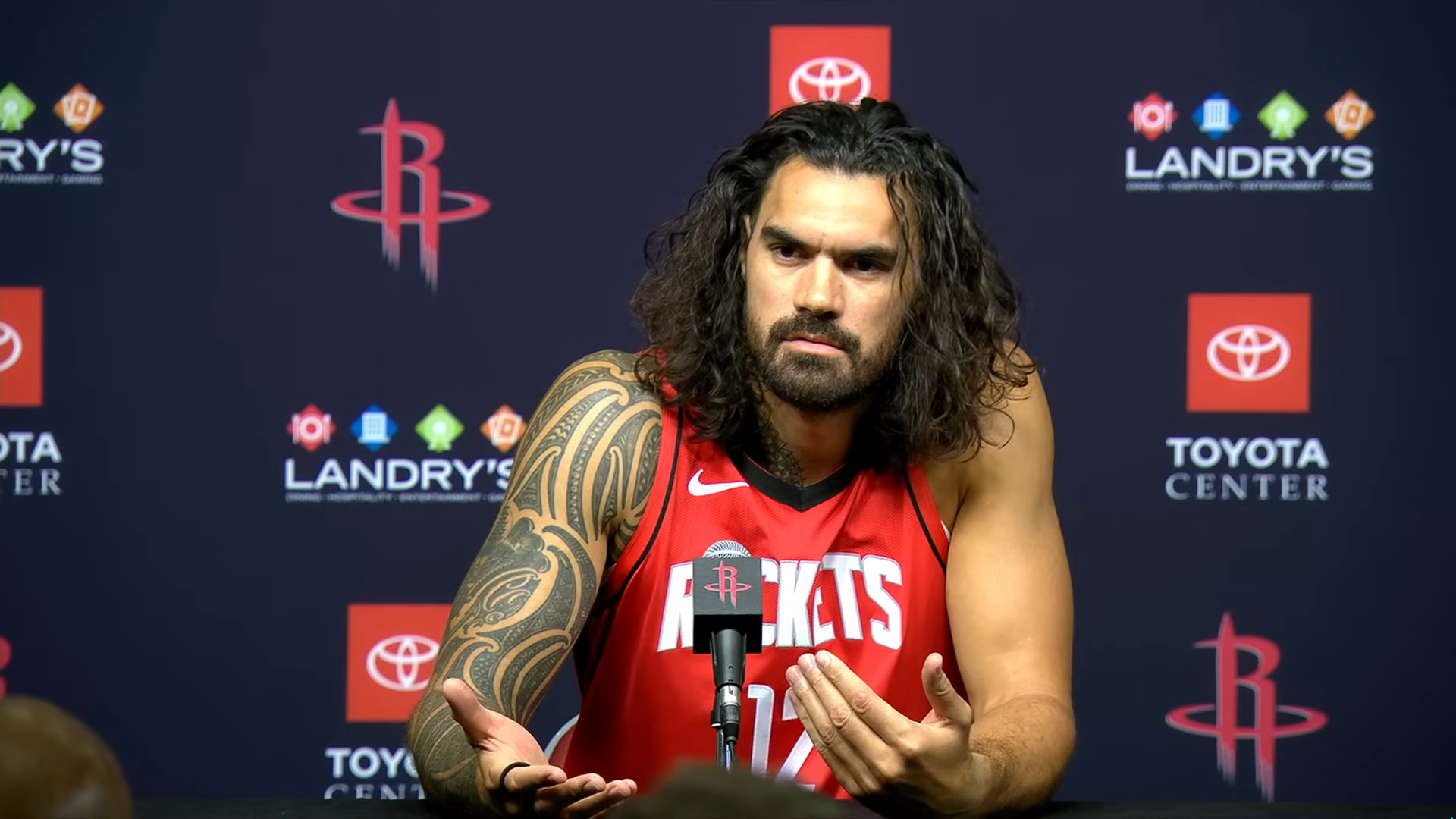 Les Houston Rockets sécurisent leur ancrage défensif : Steven Adams prolonge pour 3 ans
