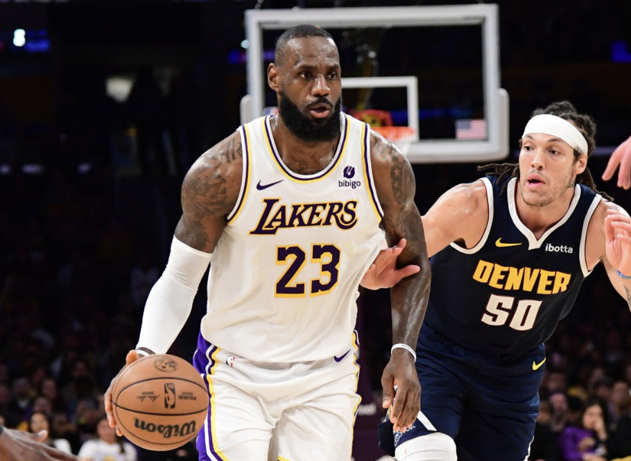 les-lakers-restent-en-vie-face-aux-nuggets.webp