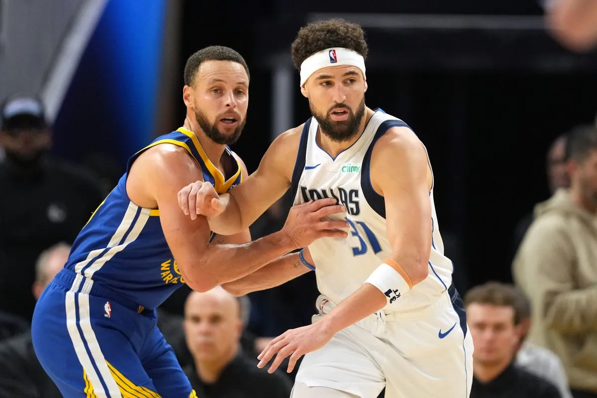 les-mavericks-face-aux-warriors-match-de-folie-et-un-record-historique-a-3-points.webp