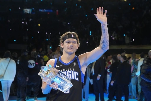 mac-mcclung-remporte-a-nouveau-le-nba-slam-dunk-contest.webp