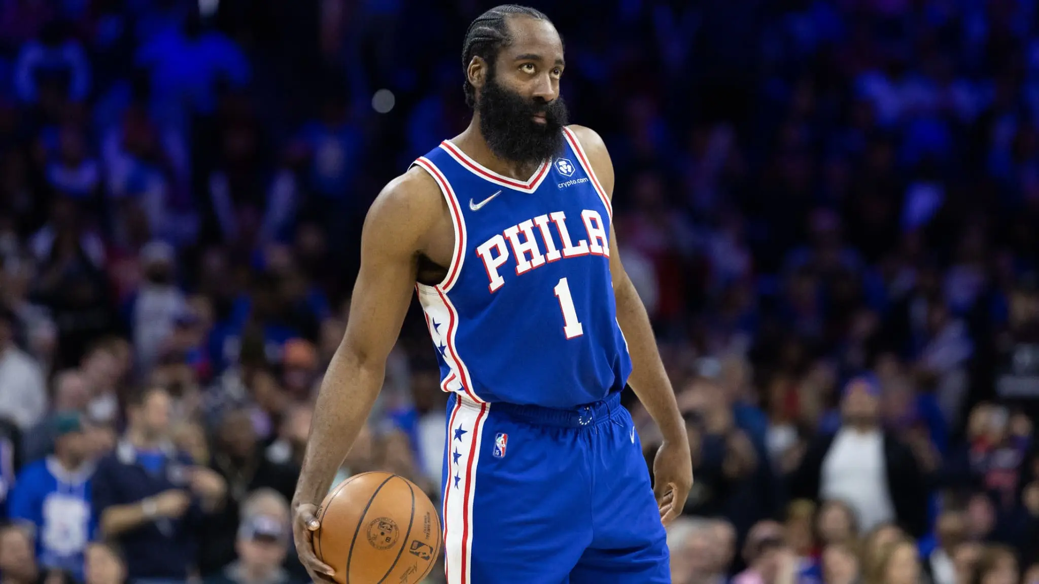 malgre-des-discussions-avec-les-clippers-james-harden-reste-finalement-aux-76ers.webp