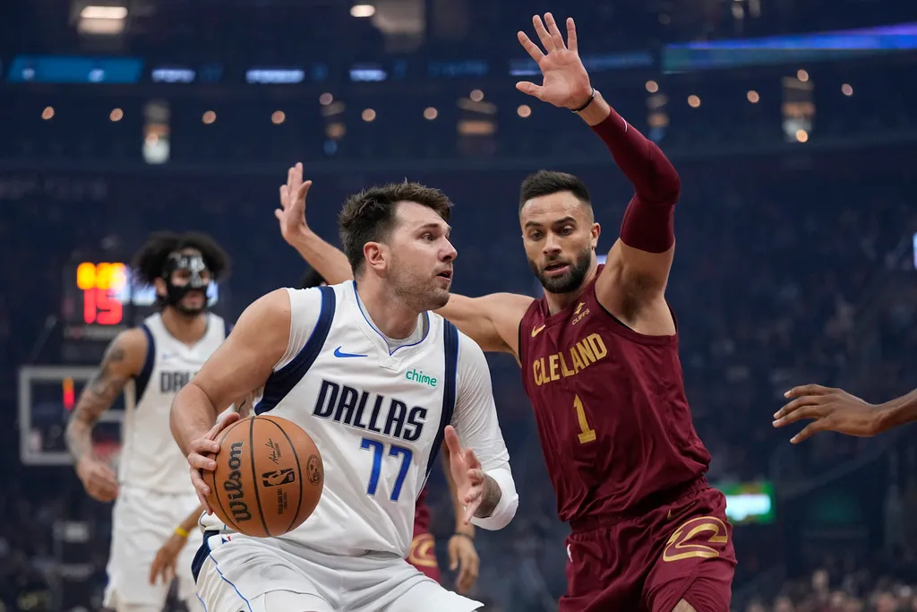 max-strus-et-les-cavaliers-sortent-le-grand-jeu-face-a-dallas.webp