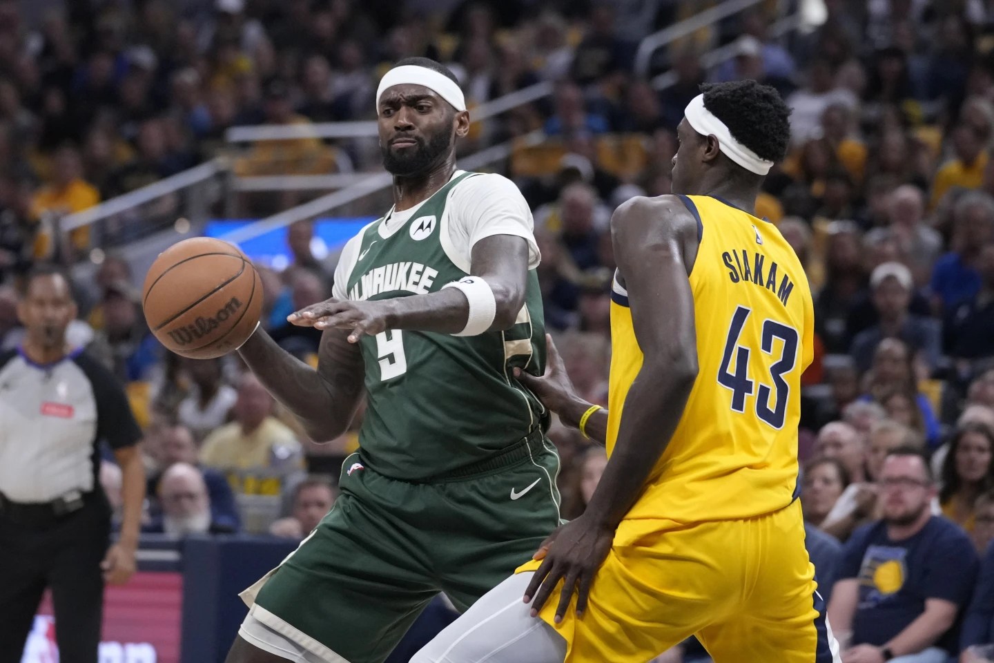 milwaukee-domine-les-pacers-et-se-relance-dans-la-serie.webp