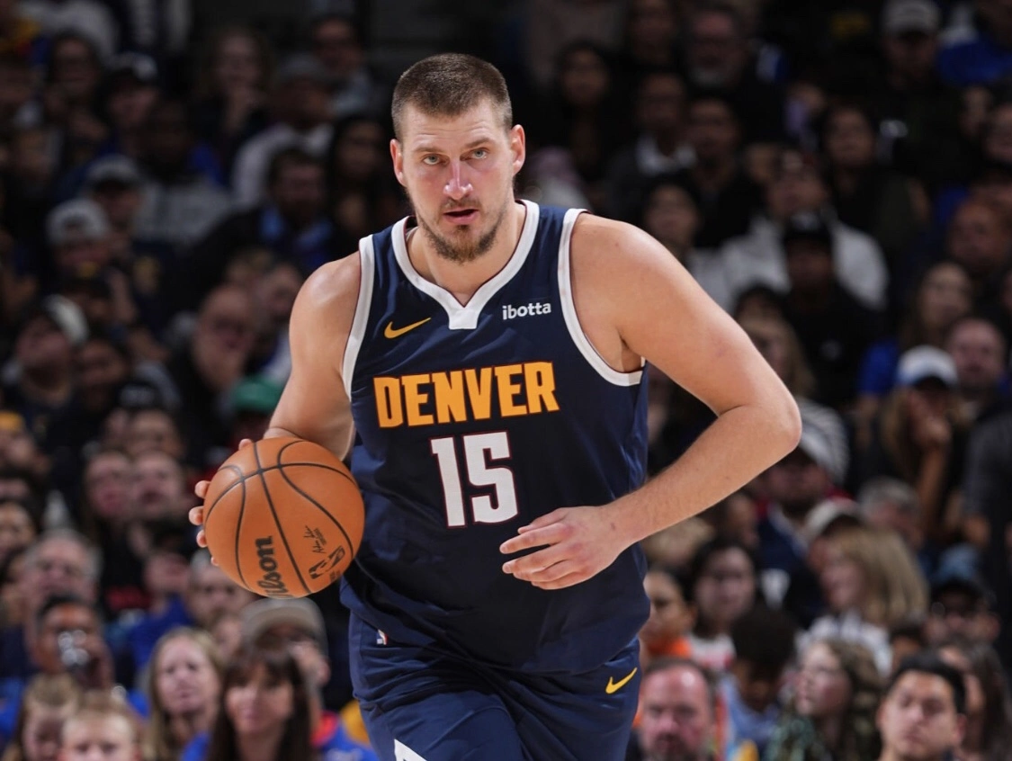 nikola-jokic-out-cette-nuit-face-aux-pelicans-pour-raisons-personnelles.webp