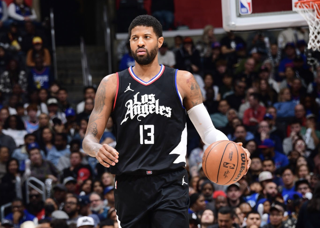 paul-george-repond-present-face-aux-detroit-pistons.webp