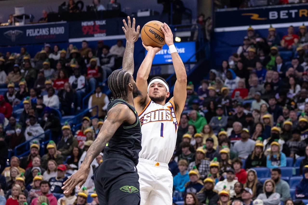 phoenix-se-defait-facilement-des-pelicans-grace-a-un-devin-booker-phenomenal.webp