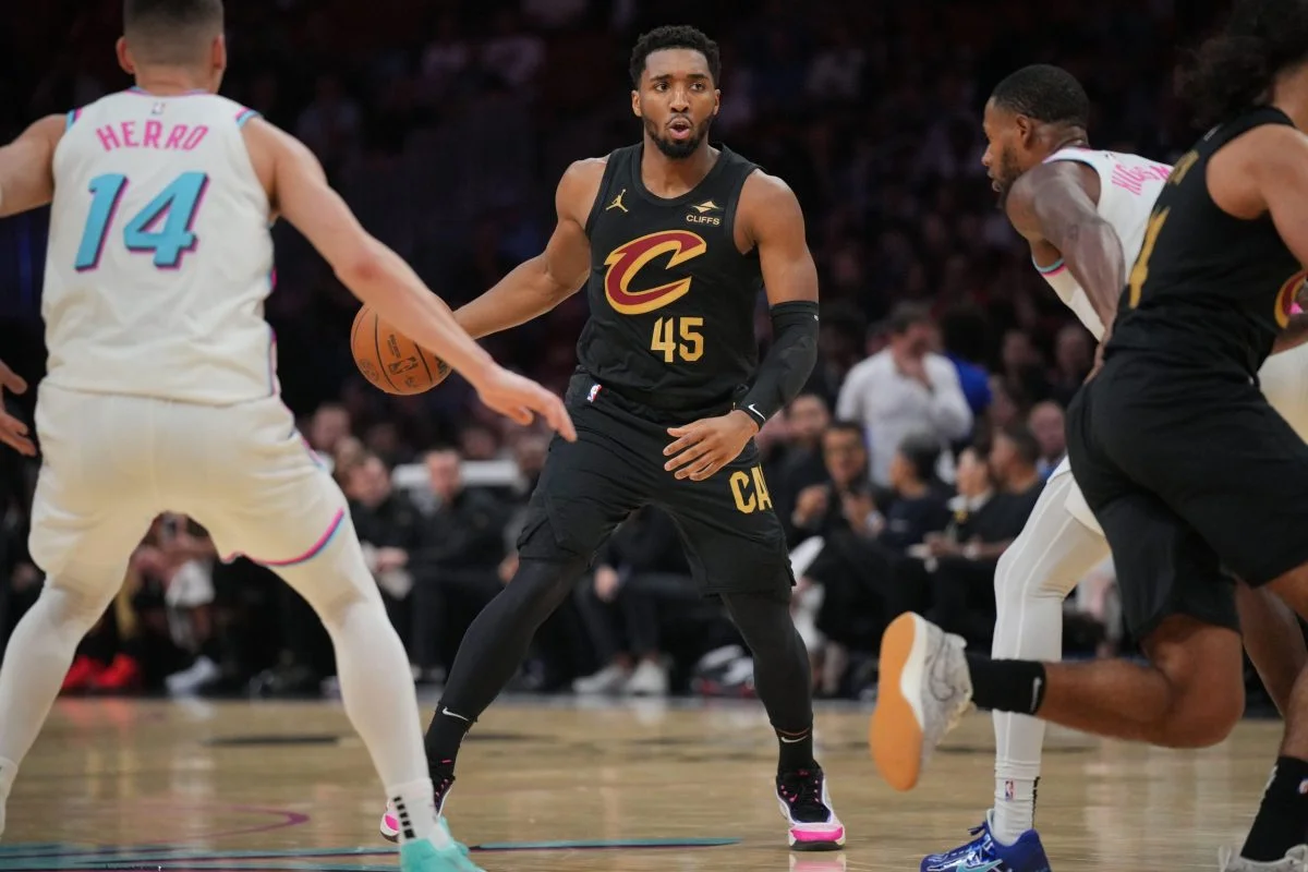preview-nba-playoffs-2025-heat-vs-cavaliers-analyse-rosters-et-pronostic.webp