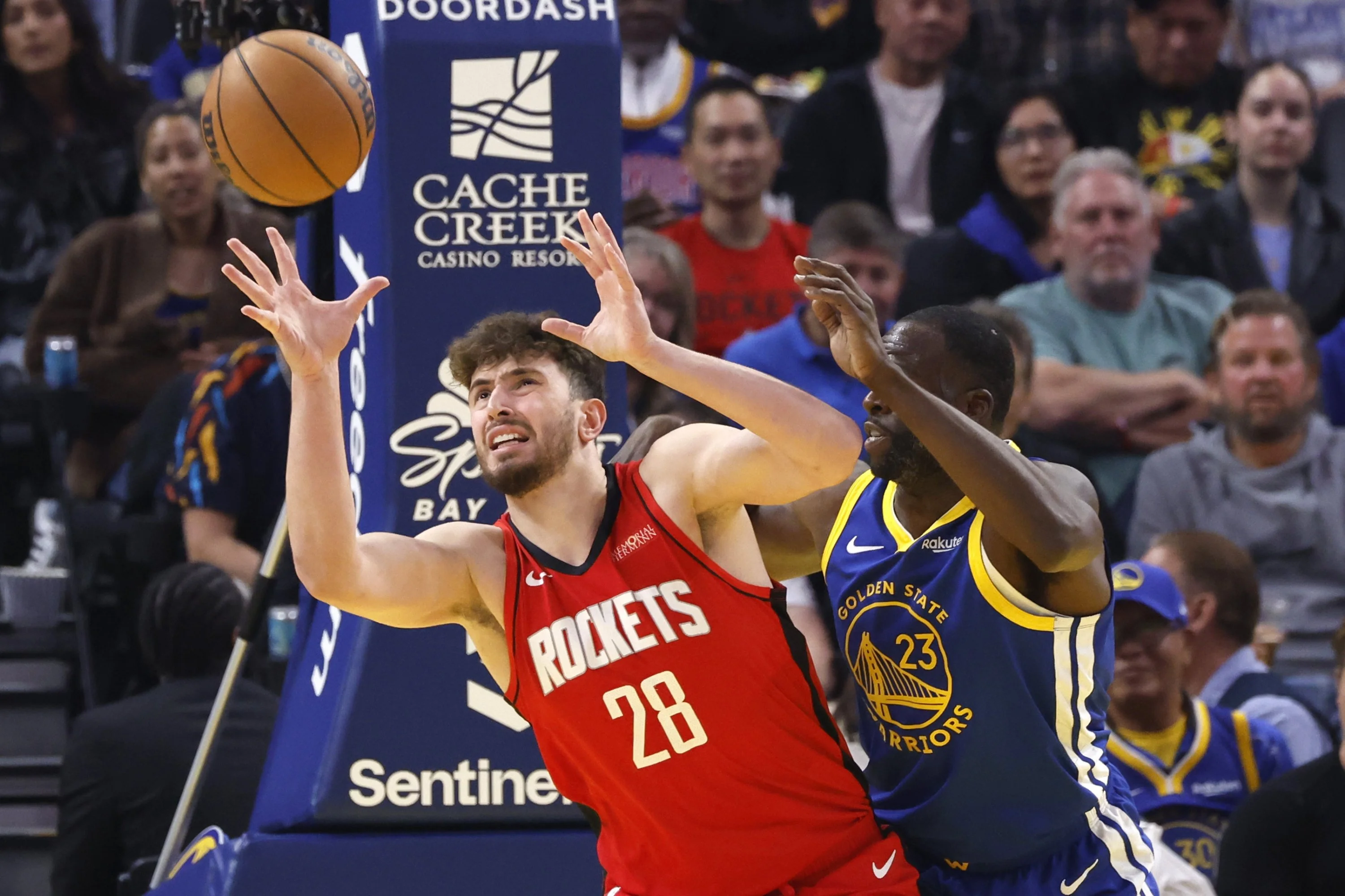 preview-nba-playoffs-2025-warriors-vs-rockets-analyse-rosters-et-pronostic.webp