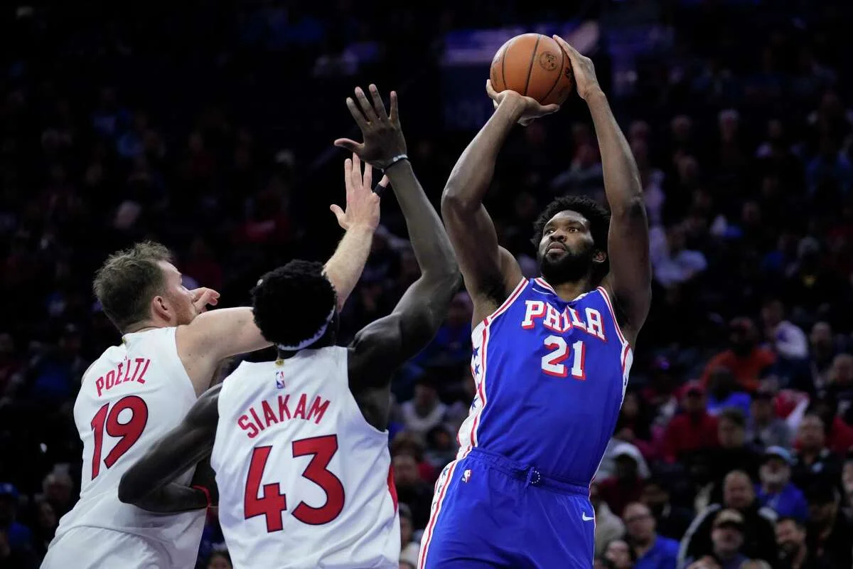 raptors-vs-sixers-une-victoire-collective-de-philadelphie.webp