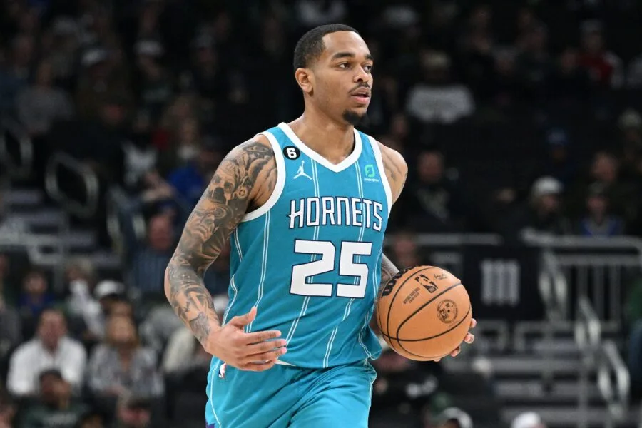 vers-un-nouveau-contrat-avec-les-hornets-pour-p-j-washington.webp